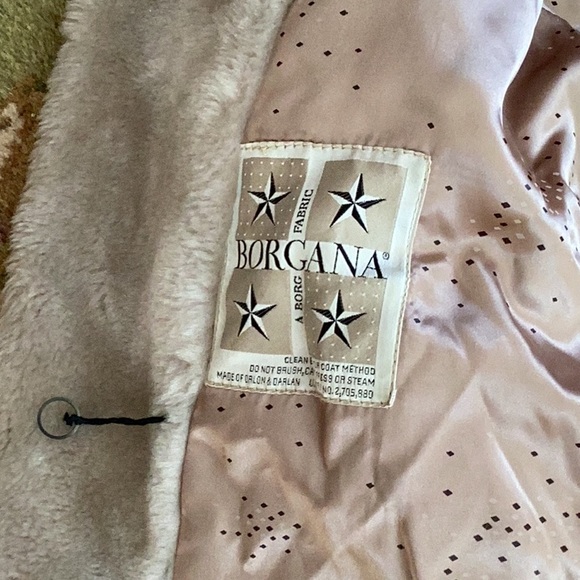 ⚜️ Borgana CAPE  The ORIGINAL FAUX FUR Vintage Shawl CHAMPAGNE  LUXURY OSFM - Picture 3 of 16
